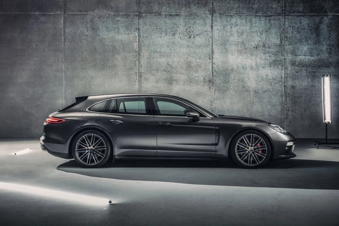 10. Porsche Panamera Sport Turismo 2021 (giá khởi điểm: 99.200 USD).