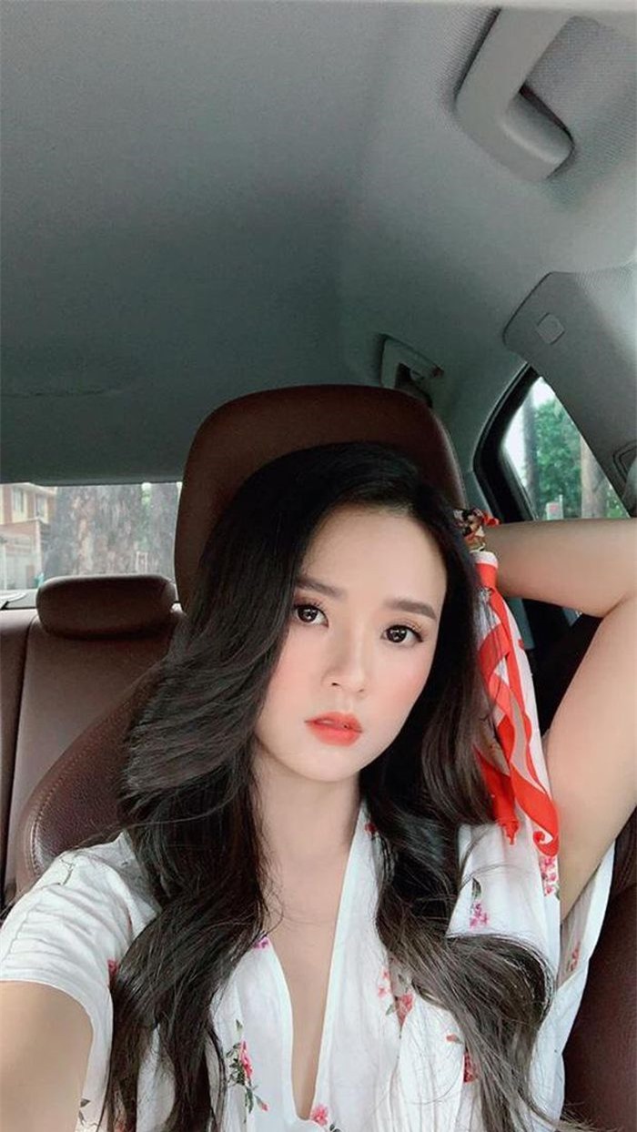 3 mỹ nhân xinh đẹp bậc nhất Vbiz nhưng không ngờ các “chị đẹp” giỏi cỡ này: Theo học trường chuẩn xịn, chọn ngành nghề đã thấy… choáng váng - Ảnh 11 3 mỹ nhân xinh đẹp bậc nhất Vbiz nhưng không ngờ các “chị đẹp” giỏi cỡ này: Theo học trường chuẩn xịn, chọn ngành nghề đã thấy… choáng váng - Ảnh 11