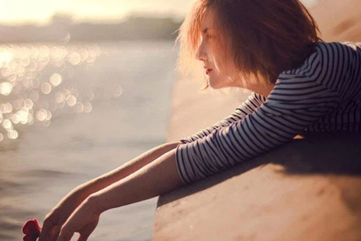 Ngày sinh nhật, em tự mua tặng mình một chiếc túi xách, ngờ đâu hậu quả kéo đến khiến em phải rời khỏi nhà với lá đơn ly hôn