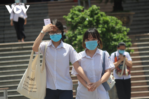 Thí sinh trúng tuyển lớp 10 tại Hà Nội xác nhận nhập học từ 1/7-3/7