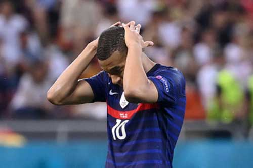 Các đồng đội không oán trách Mbappe sau khi Pháp thua Thụy Sỹ
