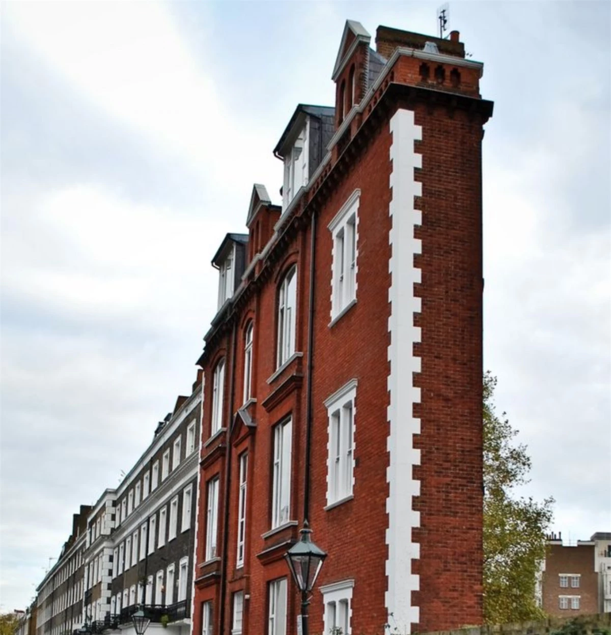 Tòa nhà 'siêu mỏng' này là một chung cư nhỏ ở thủ đô London, nước Anh.