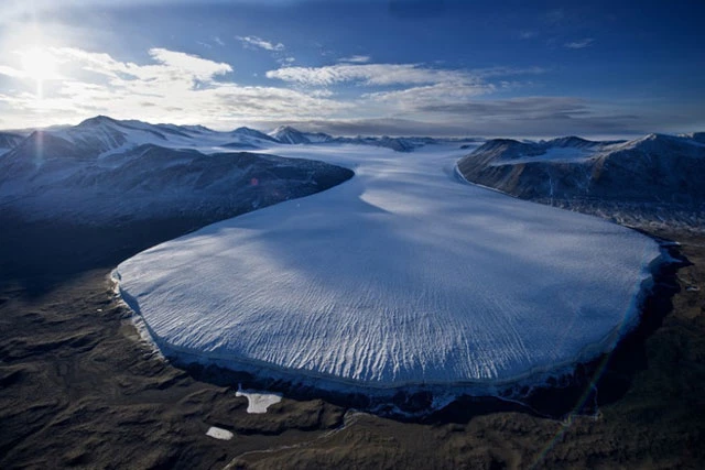 Thung lũng McMurdo (thung lũng Khô) ở châu Nam Cực được các nhà khoa học khẳng định là nơi khô hạn nhất trên Trái Đất. Theo Hello Travel, hơn 2 triệu năm qua, nơi đây chưa có mưa. Thung lũng có diện tích 4.800 km2, chiếm 0,03% châu lục và cũng là vùng không băng tuyết lớn nhất Nam Cực. Ảnh: BBC.