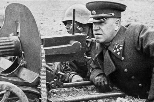 Nguy&#xEA;n so&#xE1;i Zhukov - v&#x1ECB; ch&#x1EC9; huy qu&#xE2;n s&#x1EF1; xu&#x1EA5;t s&#x1EAF;c nh&#x1EA5;t c&#x1EE7;a Li&#xEA;n X&#xF4; trong Th&#x1EBF; chi&#x1EBF;n II