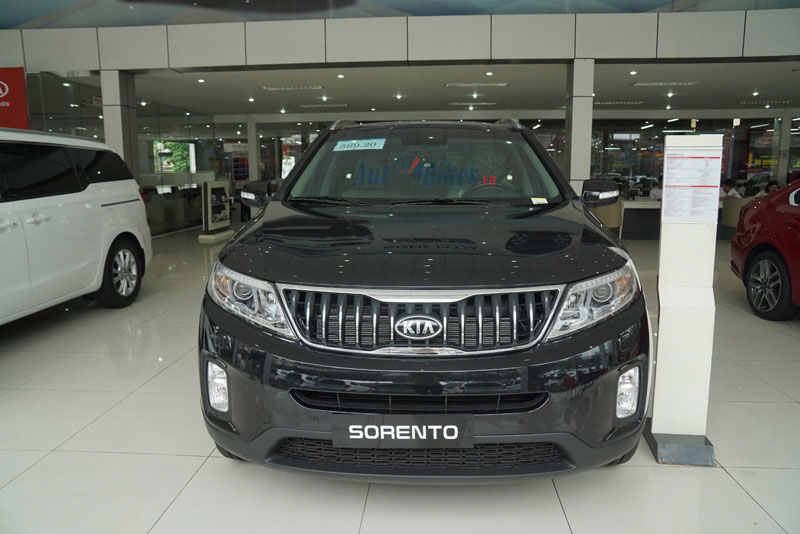 Kia Sorento giảm giá sốc, phí lăn bánh chỉ từ 867 triệu đồng