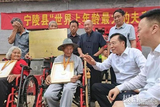 Bí quyết trường thọ của cặp vợ chồng già nhất thế giới