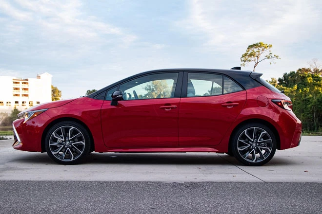 10. Toyota Corolla Hatchback 2021 (sức chứa khoang hành lý: 504 lít).