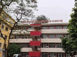 Trường chuyên đầu tiên tại Hà Nội hạ điểm chuẩn