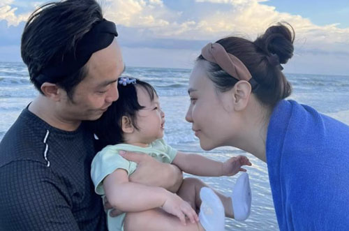 Cường Đô La tung ảnh cả nhà đi nghỉ dưỡng, để lộ mặt mộc của mẹ bỉm Đàm Thu Trang