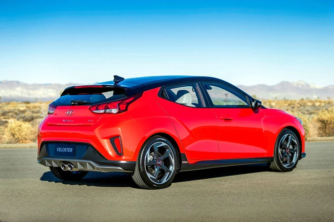 8. Hyundai Veloster 2021 (sức chứa khoang hành lý: 564 lít).