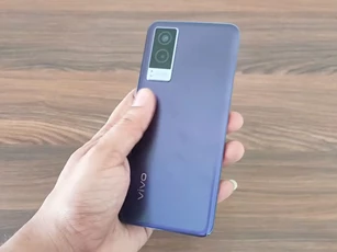 Trên tay Vivo V21e 5G: RAM 8 GB, sạc siêu tốc, giá 7,74 triệu đồng