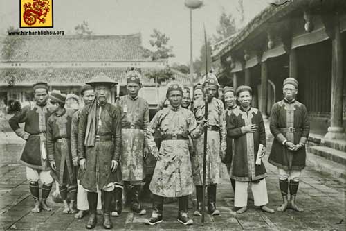 Hình vũ khí trên cửu đỉnh triều Nguyễn