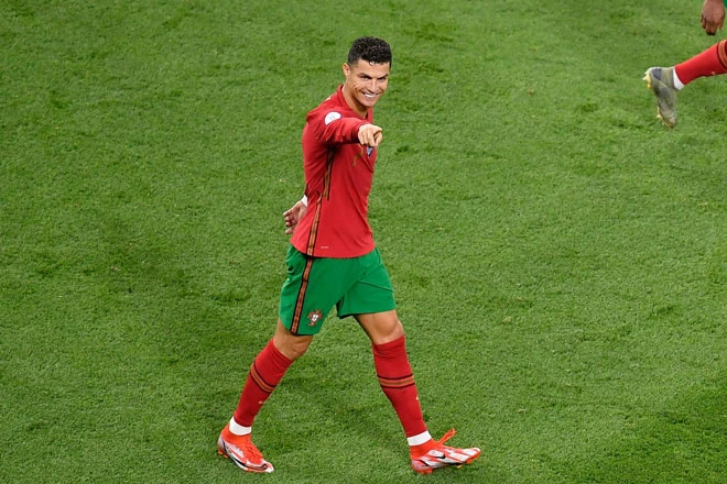 Ronaldo vẫn đang dẫn đầu danh sách ghi bàn tại EURO 2020. Ảnh: Getty.
