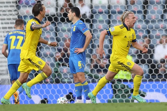 Forsberg gỡ hòa 1-1 trận Thụy Điển vs Ukraine ở phút 43