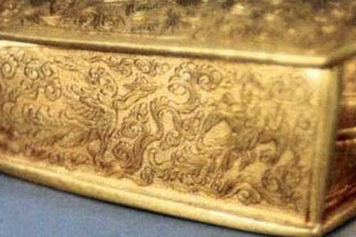 Mở 3 lớp áo quan mới phát hiện một quan tài bằng vàng ròng, nhưng 13 năm qua không ai dám mở, lý do là gì?