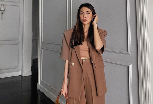 Ở nhà chống dịch, Tăng Thanh Hà vẫn 'lên đồ' sang chảnh, Minh Hằng 'nóng phát ngất' với những bức ảnh 'ngàn like'