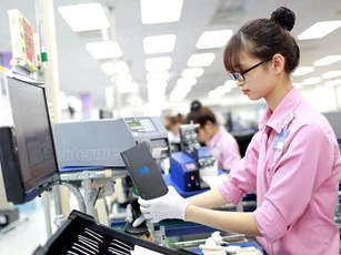 Xuất khẩu điện thoại và máy vi tính cùng cán mốc 20 tỷ USD