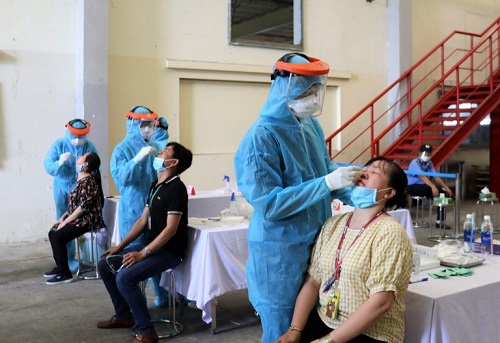 Bình Dương: Test nhanh Covid-19 hàng tuần cho công nhân, lấy mẫu xét nghiệm sàng lọc 1 triệu dân