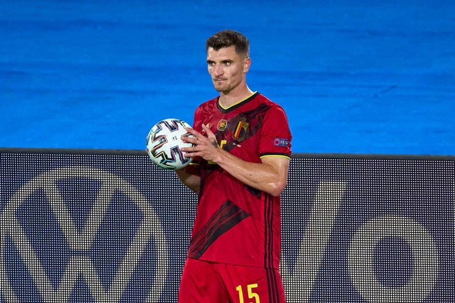 Hậu vệ phải: Thomas Meunier (Bỉ).