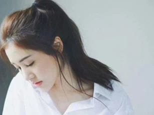 Thấy em gái ăn mặc hớ hênh trước mặt anh rể, tôi nhắc nhở thì em trả lời một câu khiến tôi bàng hoàng
