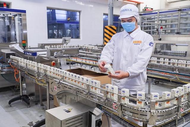 Bất chấp dịch Covid-19 bùng phát, kinh tế TP.HCM vẫn tăng trưởng