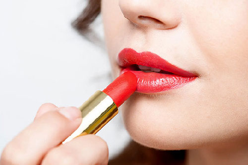 B&#xED; quy&#x1EBF;t ch&#x1ECD;n m&#xE0;u son h&#x1EE3;p v&#x1EDB;i da b&#x1EA1;n ph&#x1EA3;i bi&#x1EBF;t