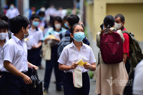 H&#x1A1;n 36% ph&#x1EE5; huynh TP HCM kh&#xF4;ng &#x111;&#x1ED3;ng &#xFD; cho con thi t&#x1ED1;t nghi&#x1EC7;p THPT &#x111;&#x1EE3;t 1