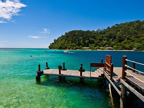 Thừa Thiên Huế: Cho phép tắm biển tại các bãi tắm trong khu du lịch, resort