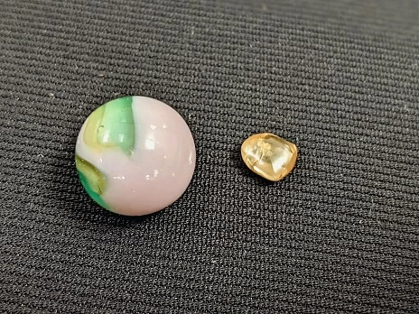Văn phòng công viên xác nhận rằng Liden đã tìm thấy một viên kim cương hình tam giác, nặng 2,2 carat. Ảnh: Christian Liden. Văn phòng công viên xác nhận rằng Liden đã tìm thấy một viên kim cương hình tam giác, nặng 2,2 carat. Ảnh: Christian Liden.