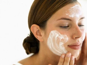 Sai lầm khi rửa mặt khiến làn da bị hỏng nghiêm trọng