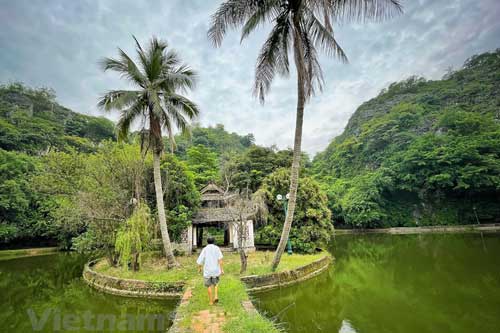 'Chốn tiên cảnh' bị lãng quên ngay ven đô Hà Nội