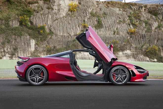 10. McLaren 720S 2020.