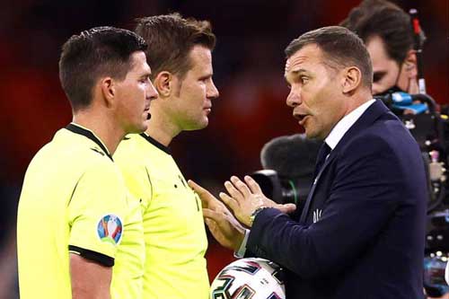 Trọng tài người Đức bắt chính trận Ukraine vs Anh