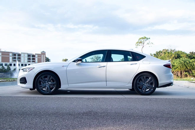 5. Acura TLX 2021 (giá khởi điểm: 37.500 USD).