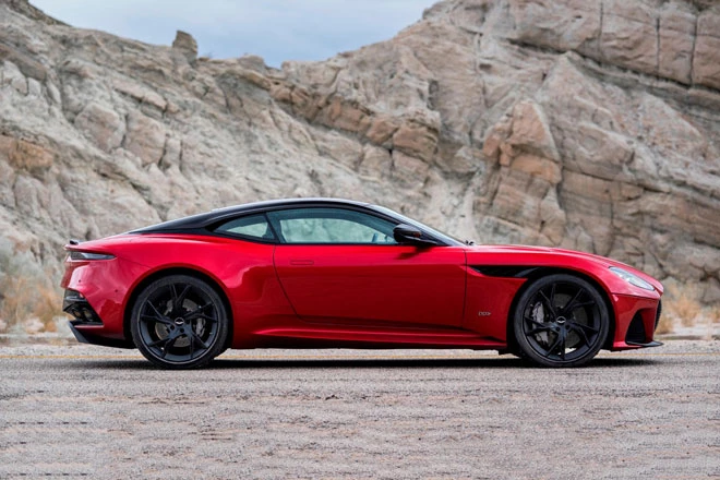 6. Aston Martin DBS Superleggera 2021.