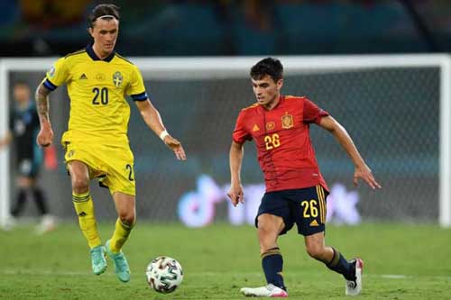 Pedri: Toả sáng ở EURO trước khi biết lái xe và số mệnh trở thành huyền thoại