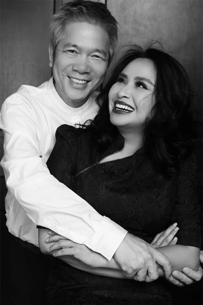 Chỉ qua 1 bức ảnh gia đình mới, diva Thanh Lam đã chứng minh mối quan hệ với con riêng của ông xã bác sĩ - Ảnh 3.