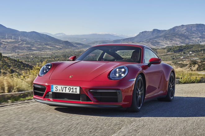 Porsche 911 GTS: Công suất 480 mã lực, tăng tốc từ 0-100 km/h trong 3,3 giây