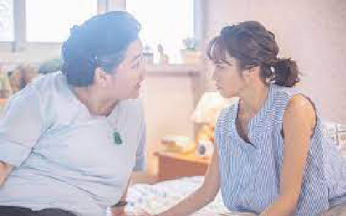 Đi công tác về, nhìn nhà cửa như "bãi rác" còn vợ vắt chân xem phim trong phòng, biết nguyên do tôi thậm chí còn phải xin lỗi cô ấy