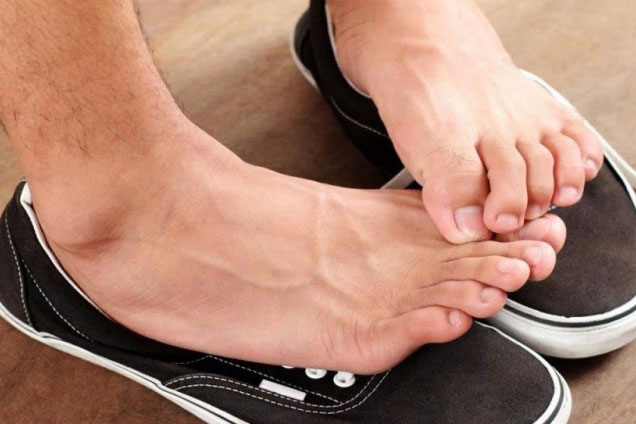4 cách chữa hôi chân bạn không được quên