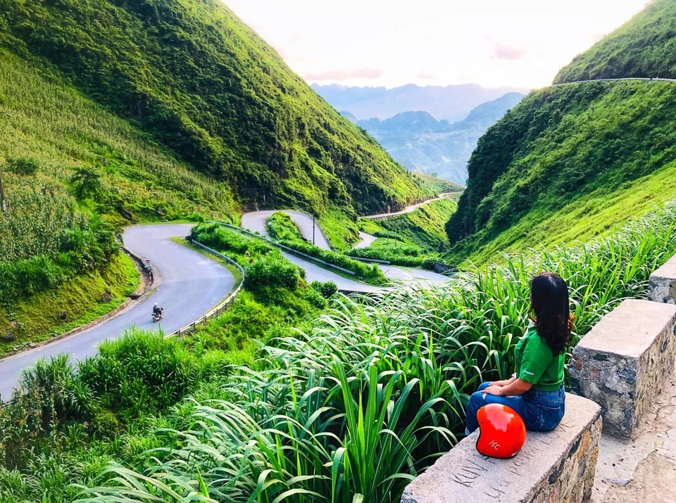 Người ta thường nhắc đến "tứ đại đỉnh đèo" ở vùng núi miền Bắc gồm: Ô Quy Hồ (nối 2 tỉnh Lào Cai và Lai Châu), Pha Đin (nối 2 tỉnh Sơn La và Điện Biên), Khau Phạ (Yên Bái), Mã Pí Lèng (Hà Giang). Trong đó, Mã Pí Lèng (có một số cách viết khác nhau) thường được ca ngợi là đệ nhất đèo trong số 4 con đèo này, vì độ hiểm trở, hùng vĩ của nó. Tuy nhiên, cách gọi này phần nào cũng chỉ là cảm nhận chủ quan của du khách. Ảnh: Lê Vinh Đệ.