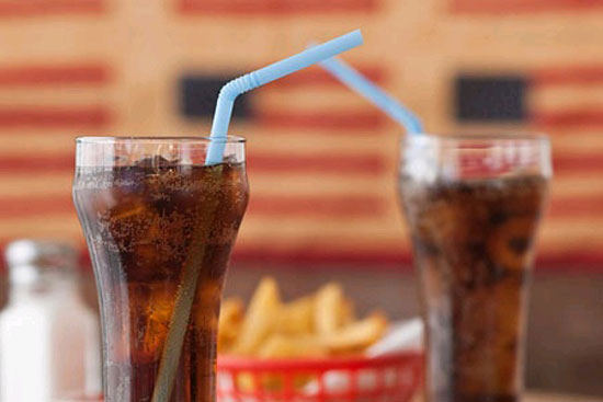 3 loại nước bạn không nên uống trong mùa hè