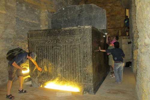 Mê cung trong kim tự tháp Ai Cập cổ đại chứa 24 hộp đá bí ẩn, nặng trăm tấn: Thách thức tất cả giả thuyết khoa học