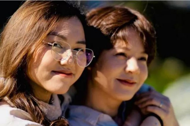 MC Diễm Quỳnh bất ngờ khoe ảnh chụp cùng con gái xinh đẹp