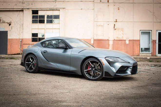 4. Toyota Supra 2021 (Điểm tổng thể: 8,4/10, giá khởi điểm: 42.990 USD).