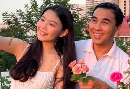 Bà xã Quyền Linh tiết lộ hoạt động chính của gia đình trong mùa dịch, không quên khoe con gái lớn xinh như Hoa hậu