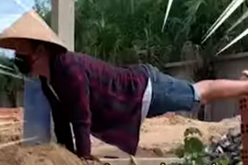 Running Man Vietnam dời lịch chiếu, tung clip Trường Giang làm phụ hồ ở quê, netizen hỏi Nhã Phương đâu?