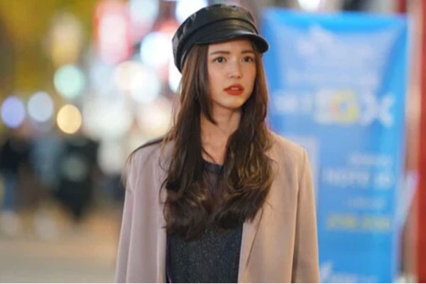 Chồng thường xuyên đi làm tới khuya mới về, tôi nghi ngờ nên theo dõi rồi bật khóc khi thấy tấm áo ướt mồ hôi của anh