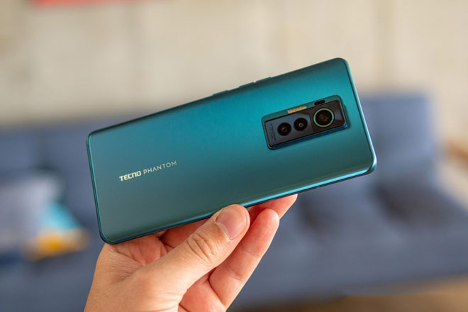 Smartphone 3 camera sau, RAM 8 GB, màn hình cong, sạc siêu tốc, giá ‘mềm’