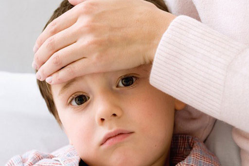 Lý do khiến trẻ em hay ốm trong mùa hè